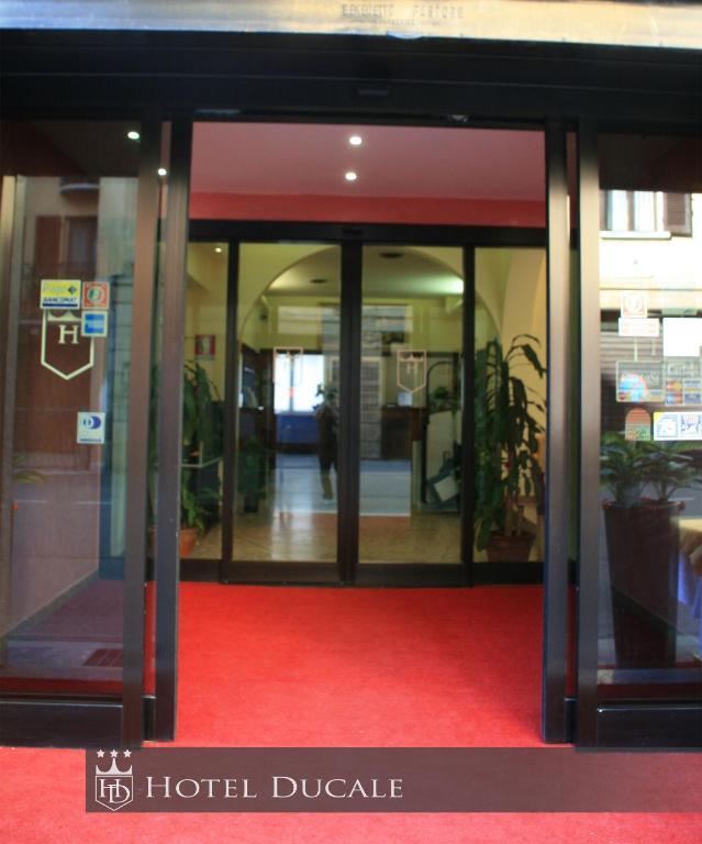 Hotel Ducale Vigevano Ruang foto