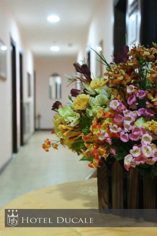 Hotel Ducale Vigevano Ruang foto